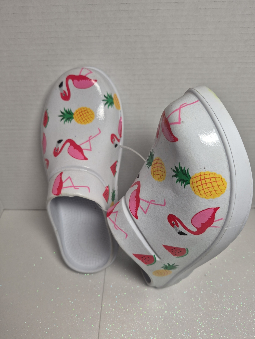 New OOFOS White Clog Mules with Pink Flamingo & Yellow Pineapple Print Size 11 - Picture 2 of 3